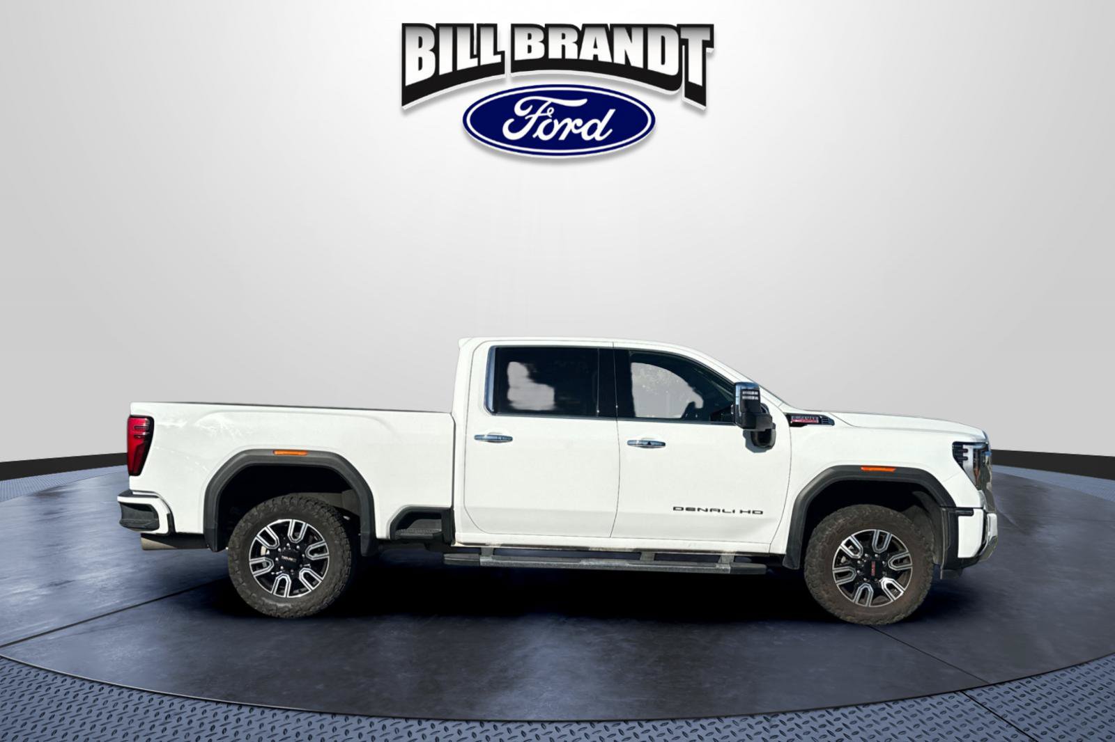 Used 2024 GMC Sierra 2500 Denali w/ Denali Reserve Package AWD/4WD image 2