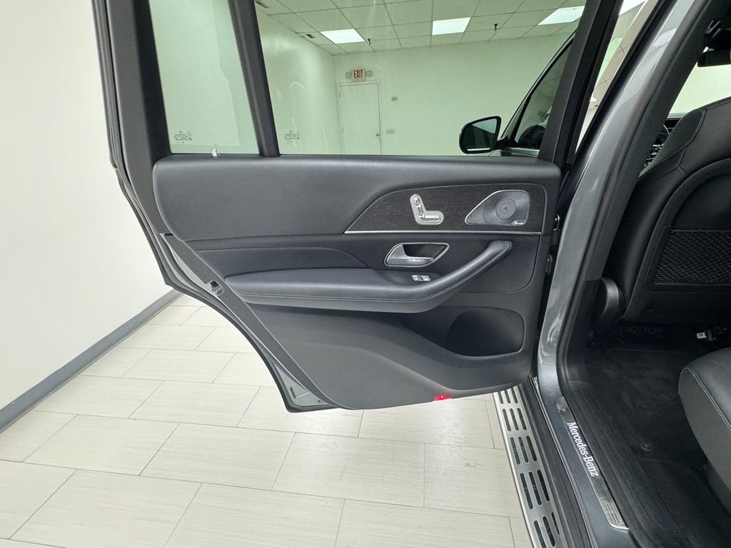 Used 2020 Mercedes-Benz GLS 450 4MATIC image 11