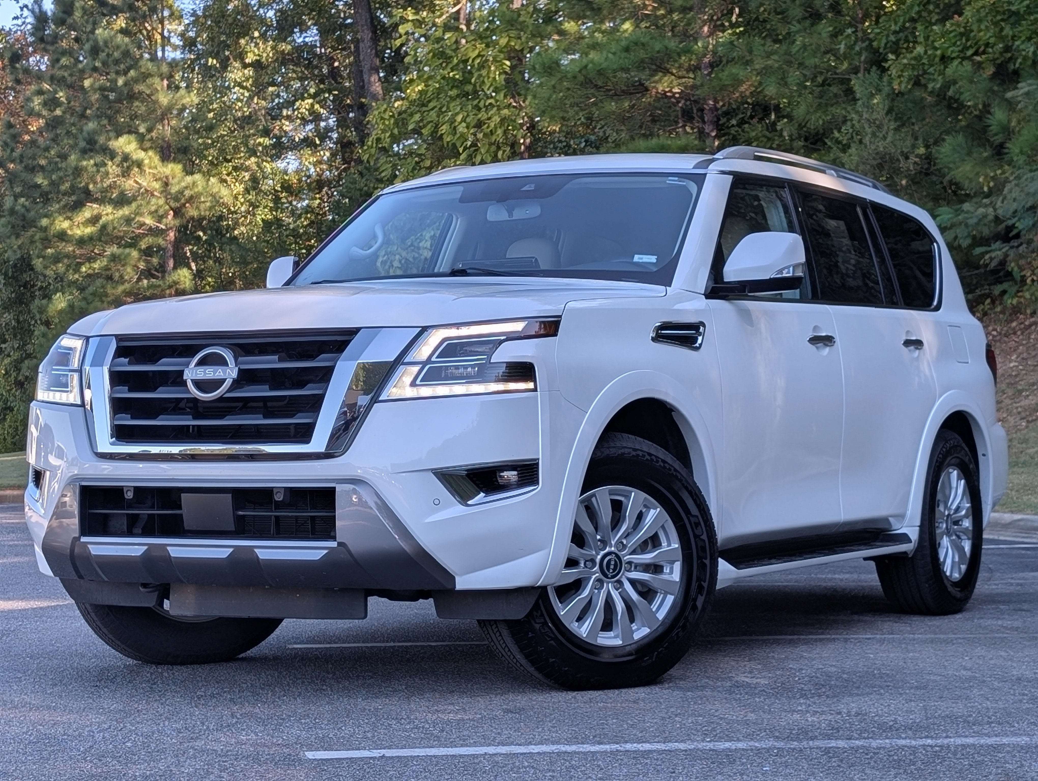 Used 2024 Nissan Armada SV w/ Cargo Package AWD/4WD image 3