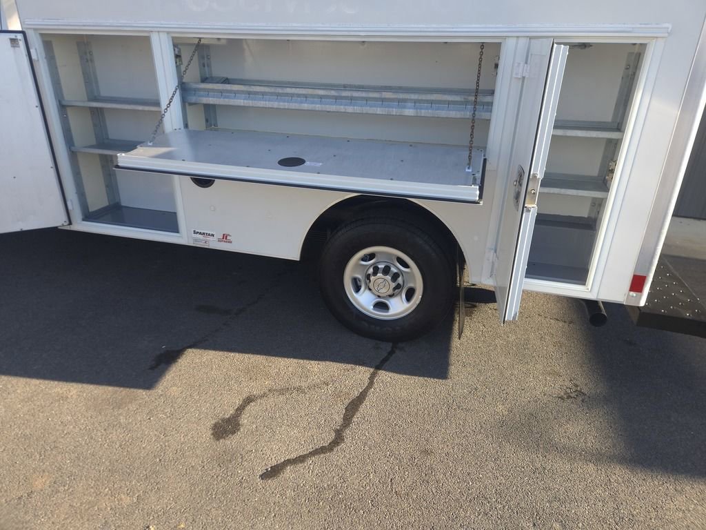Used 2014 Chevrolet Express 3500 image 4
