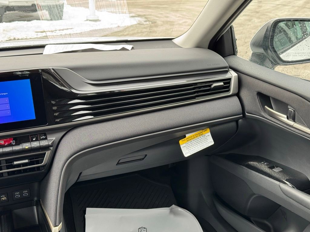 Used 2026 Toyota Camry LE w/ Convenience Package image 19