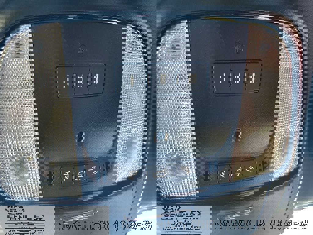 Used 2025 Dodge Durango GT image 35