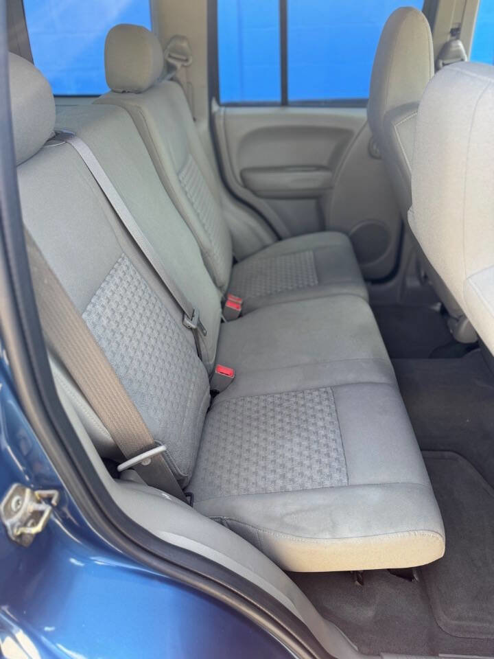 Used 2006 Jeep Liberty Sport RWD image 17