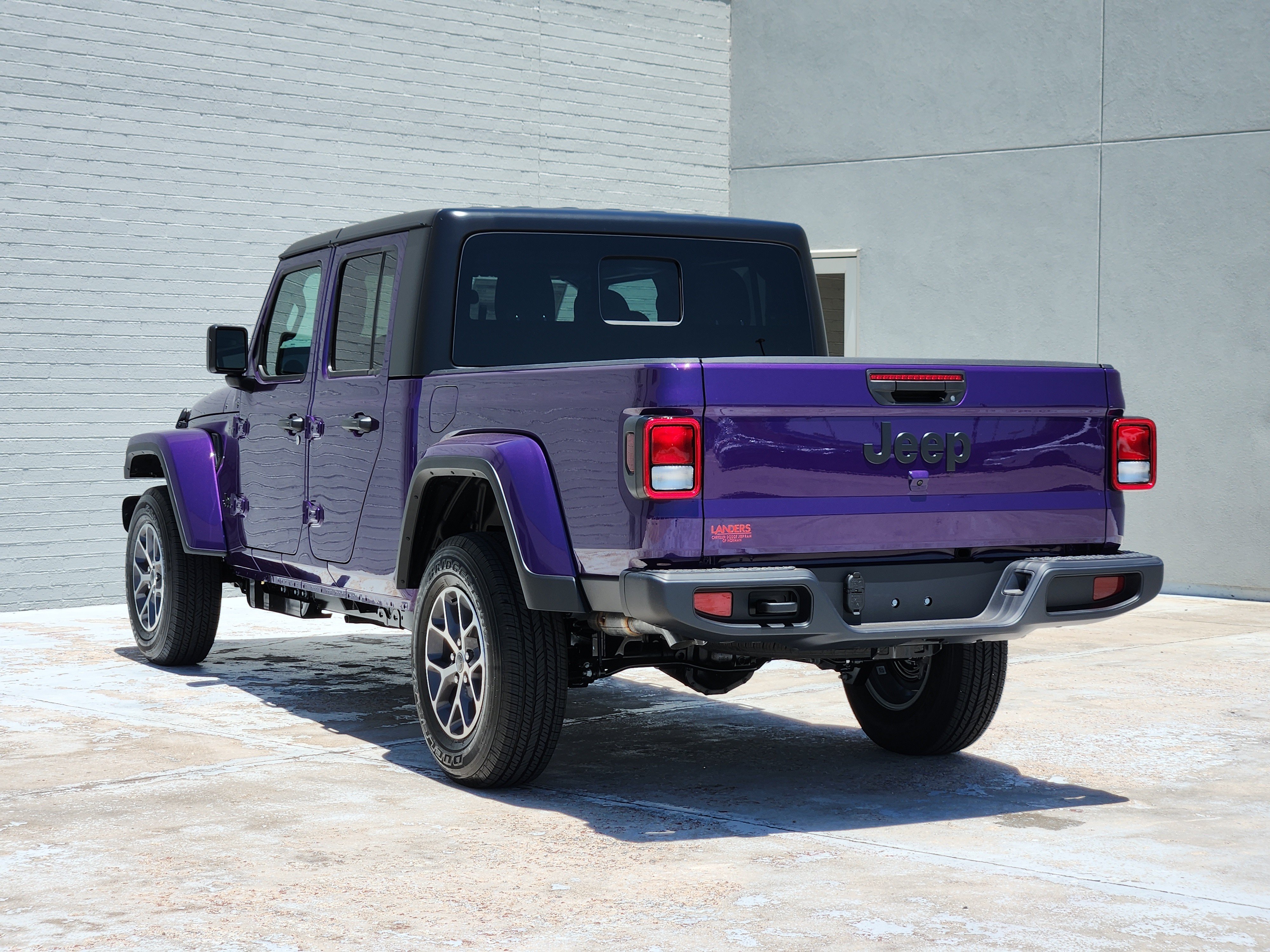 New 2026 Jeep Gladiator Sport AWD/4WD image 3