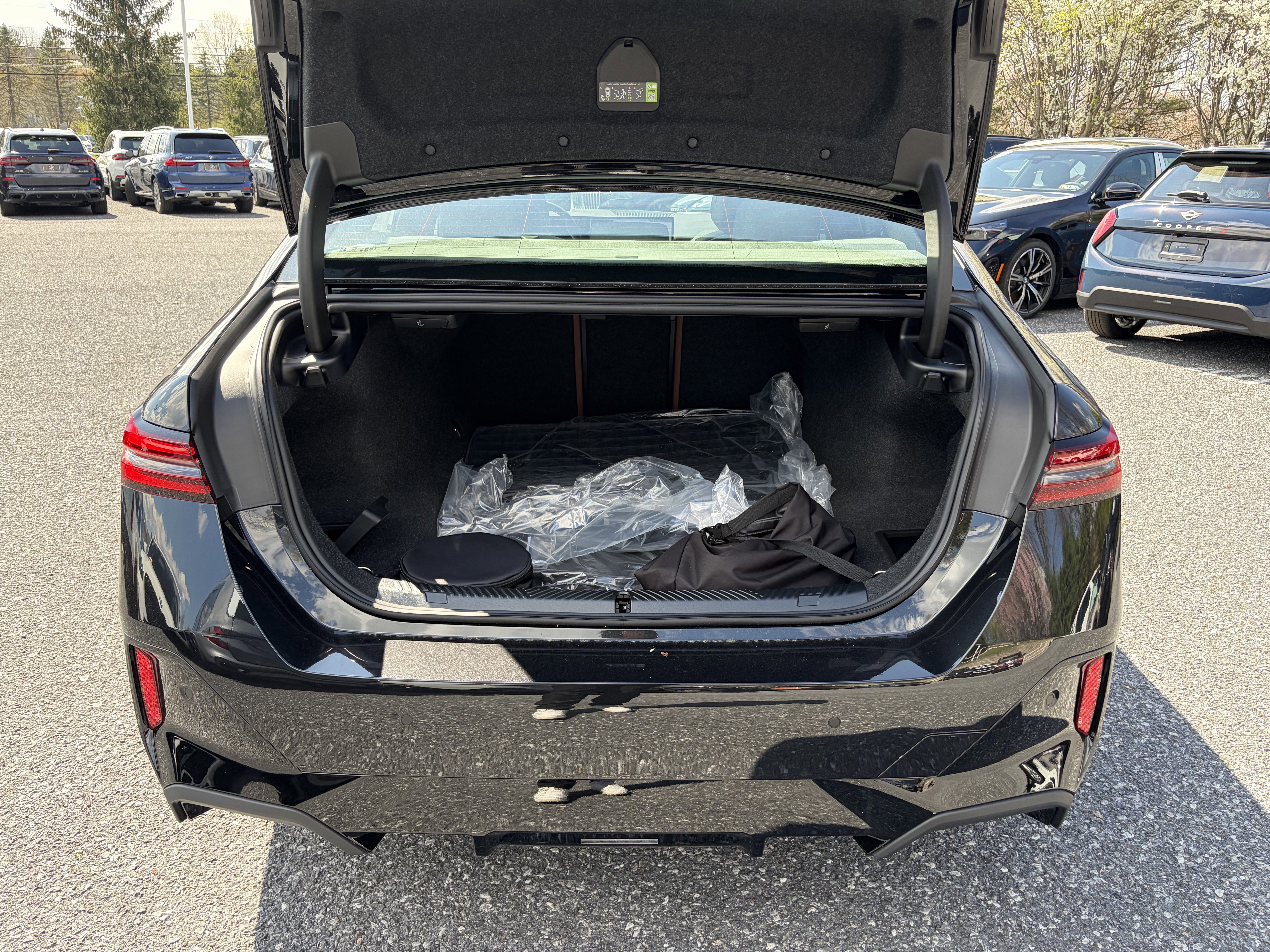 New 2026 BMW 550e xDrive AWD/4WD image 8