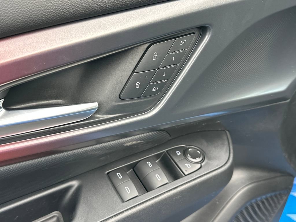 New 2026 Chevrolet Equinox EV RS image 13