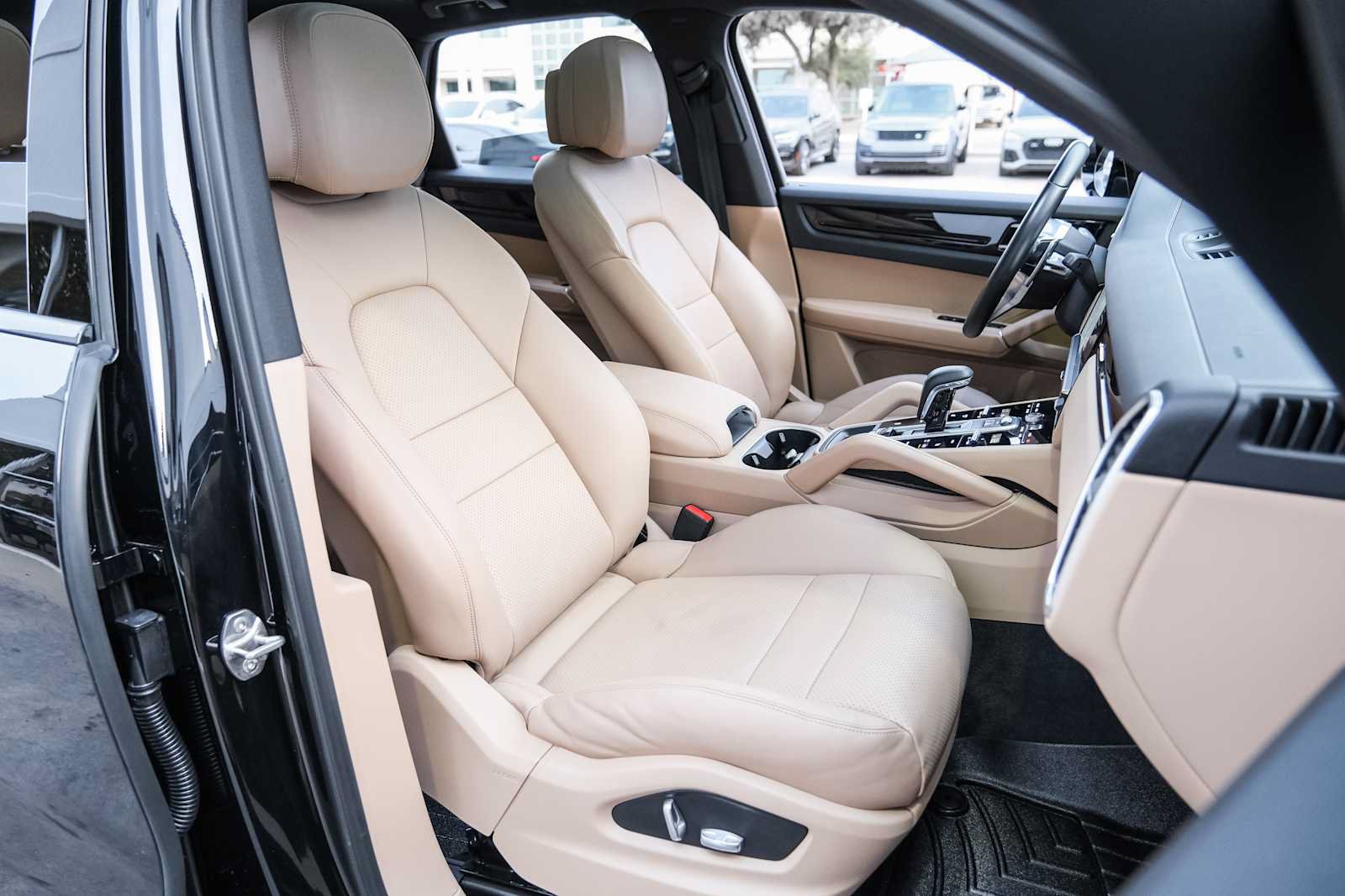 Used 2019 Porsche Cayenne AWD/4WD image 26