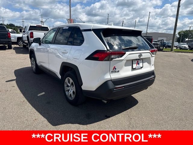 Used 2022 Toyota RAV4 LE w/ Carpet Mat Package (TMS) FWD image 5