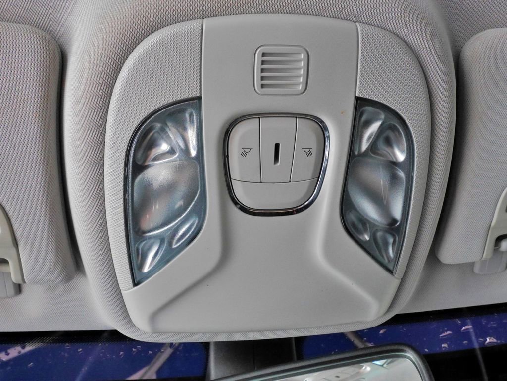 Used 2019 Jeep Compass Latitude FWD image 27