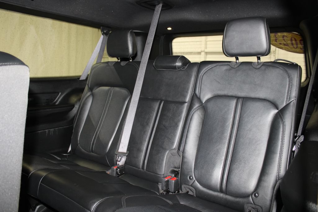 Used 2023 Jeep Wagoneer L Series III w/ Preferred Equipment Group AWD/4WD image 24