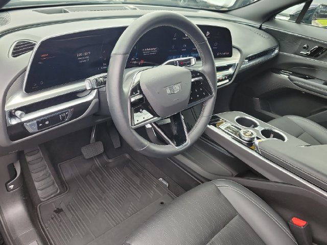 Certified 2024 Cadillac Lyriq Luxury AWD/4WD image 24