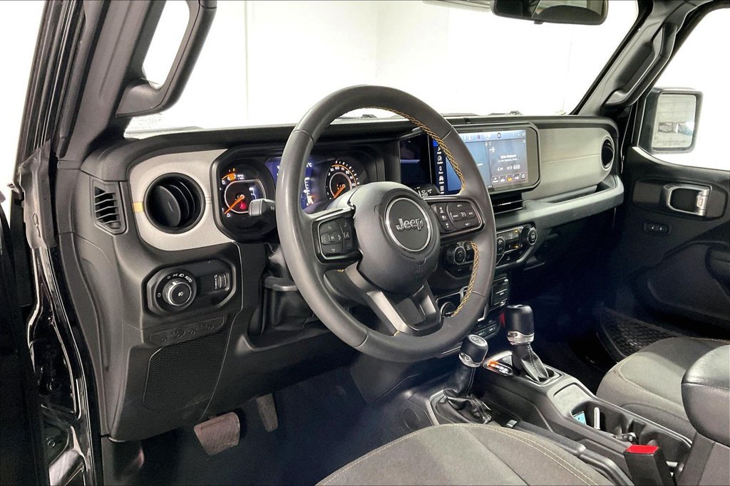 Used 2024 Jeep Wrangler Unlimited Sport AWD/4WD image 16