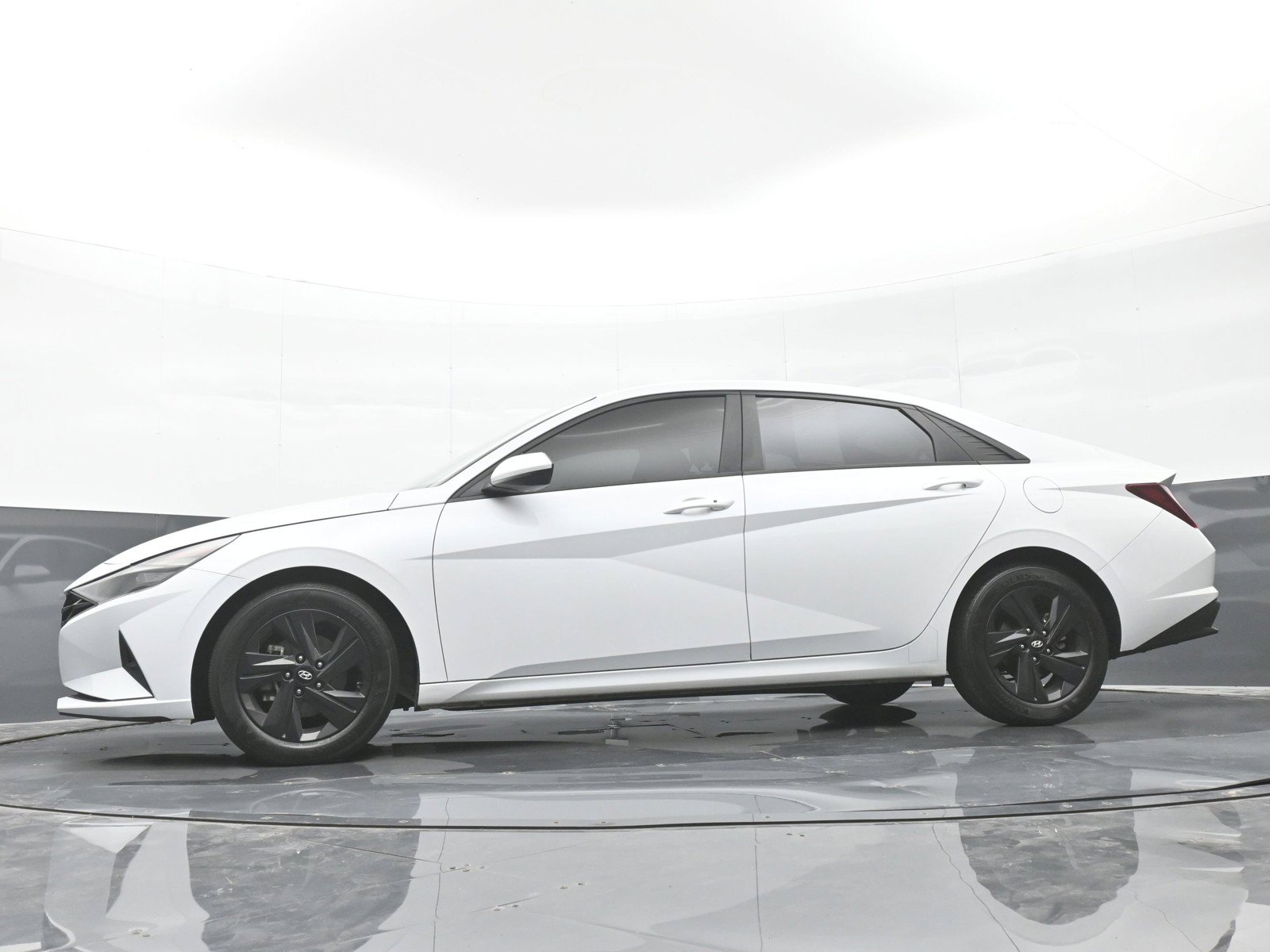 Certified 2021 Hyundai Elantra SEL FWD image 43