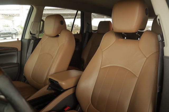 Used 2016 Buick Enclave Leather image 9