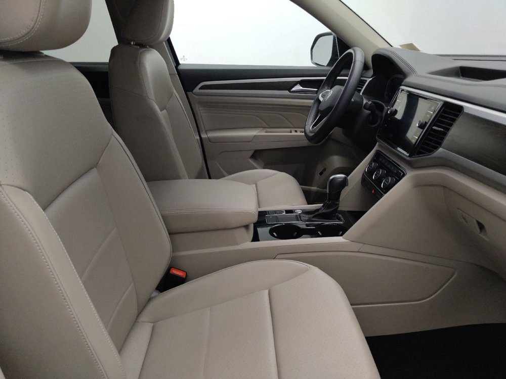 Used 2023 Volkswagen Atlas SE w/ Black Wheel Package FWD image 21