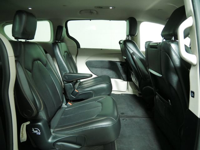 Certified 2017 Chrysler Pacifica Touring-L Plus w/ Advanced Safetytec Group FWD image 14