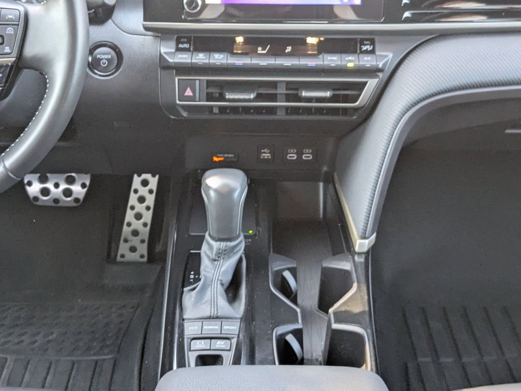 Certified 2025 Toyota Camry SE FWD image 19