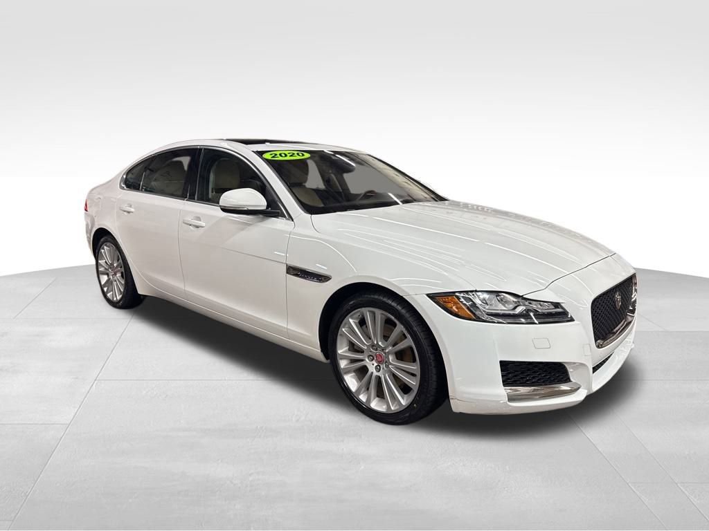 Used 2020 Jaguar XF Premium image 7