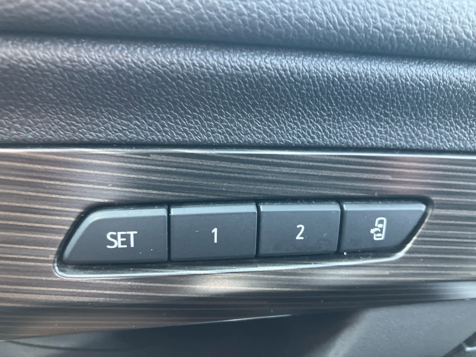 Used 2024 GMC Terrain SLT image 12