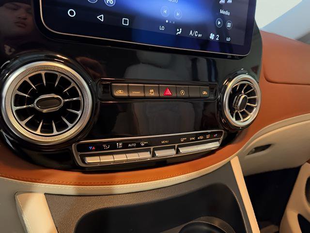 Used 2020 Mercedes-Benz Metris Passenger image 18