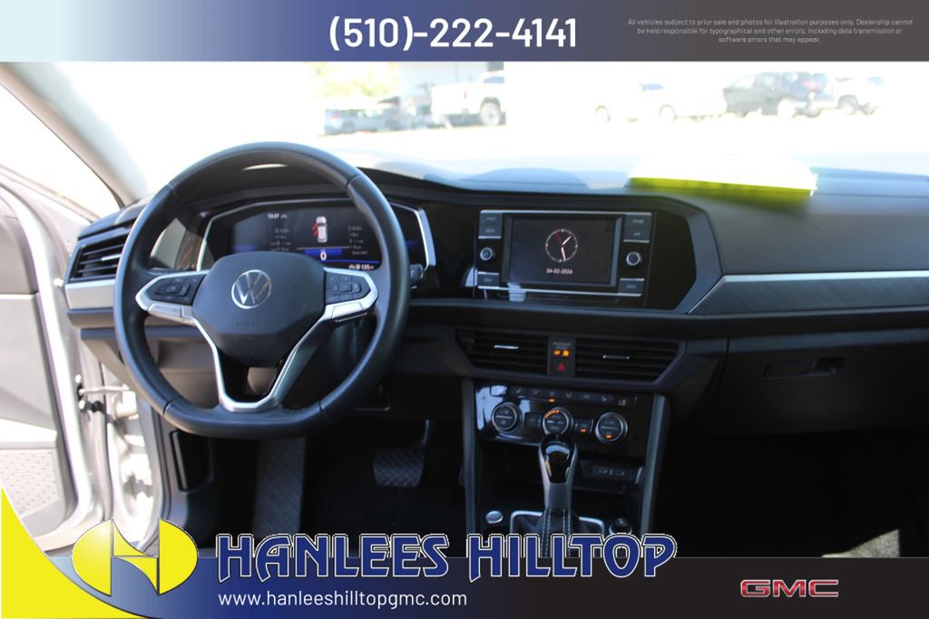 Used 2023 Volkswagen Jetta SE FWD image 17