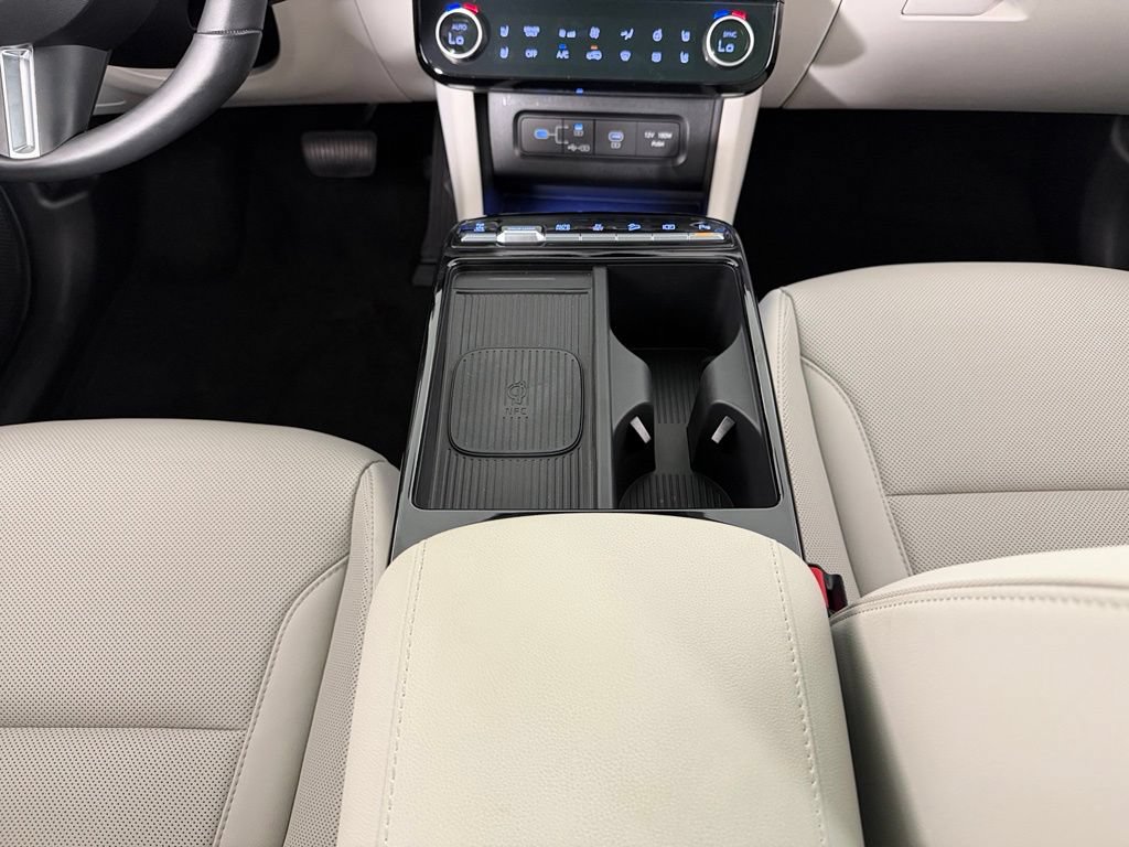 Used 2025 Hyundai Tucson Limited AWD/4WD image 17