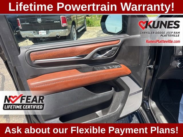 Used 2024 GMC Yukon XL Denali Ultimate AWD/4WD image 18