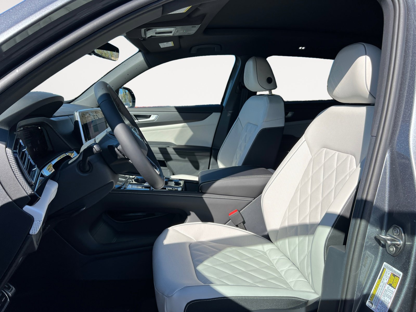 New 2025 Volkswagen Atlas Cross Sport SEL Premium R-Line image 10