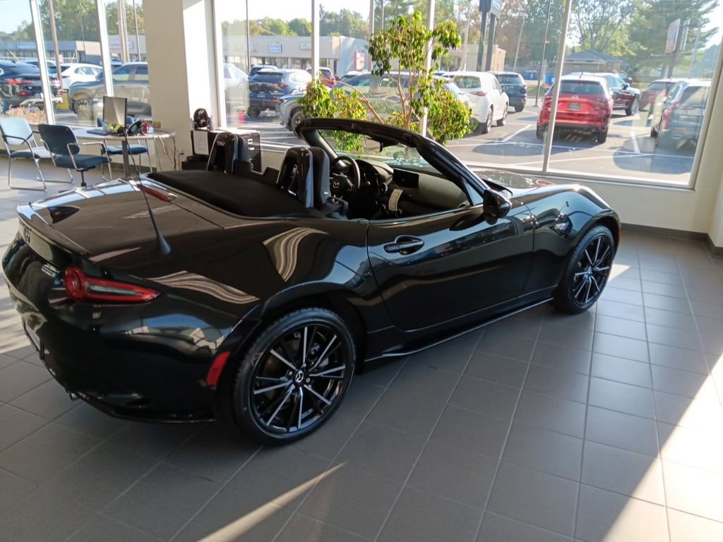 New 2025 MAZDA MX-5 Miata Grand Touring w/ Appearance Package RWD image 6