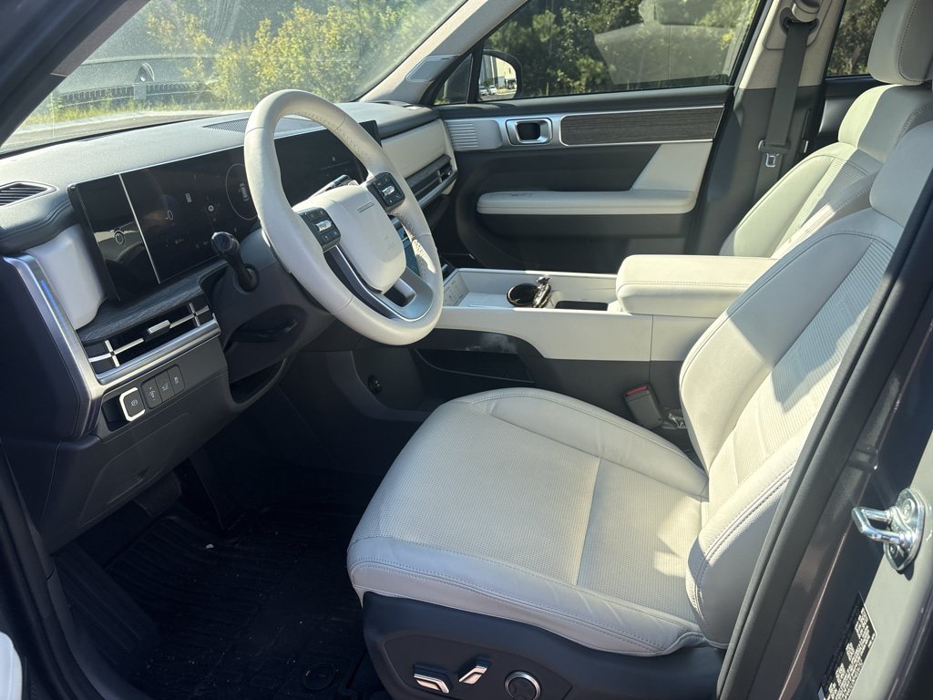 Used 2024 Hyundai Santa Fe Limited FWD image 11