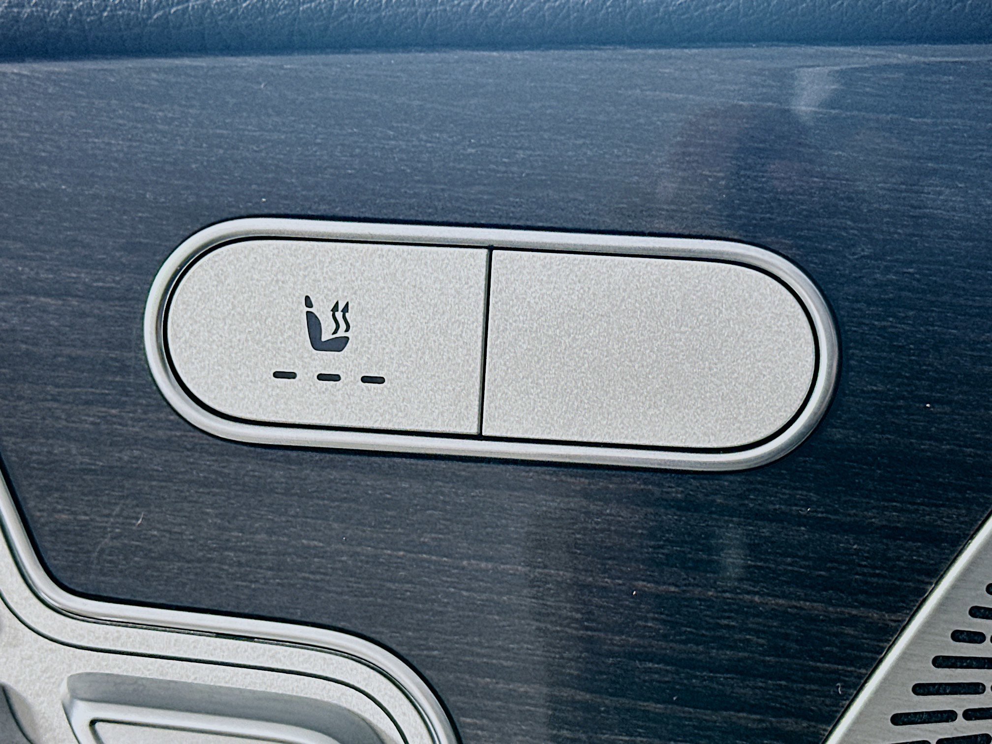 Certified 2021 Mercedes-Benz GLE 350 4MATIC w/ Premium Package image 26