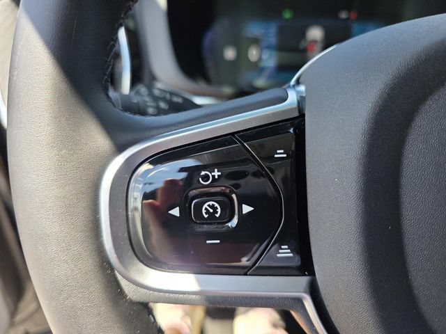 Used 2025 Volvo XC60 B5 Plus w/ Protection Package Premier AWD/4WD image 13