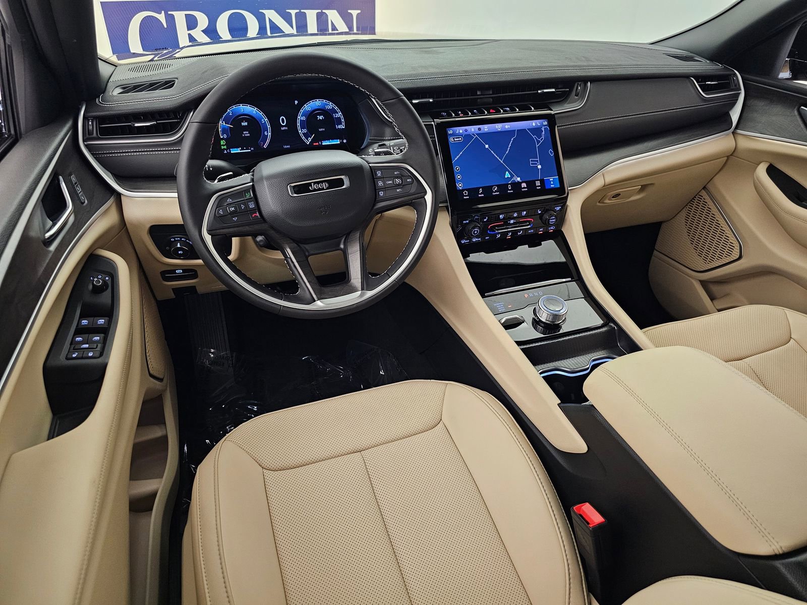 New 2025 Jeep Grand Cherokee Limited w/ Luxury Tech Group II image 15