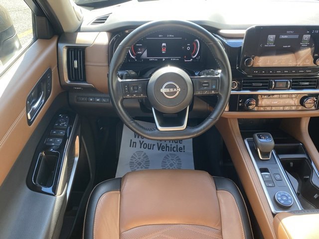 Used 2023 Nissan Pathfinder Platinum image 39