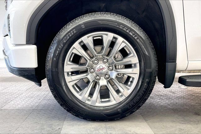 Used 2023 GMC Sierra 1500 Denali w/ Denali Carbonpro Edition AWD/4WD image 8