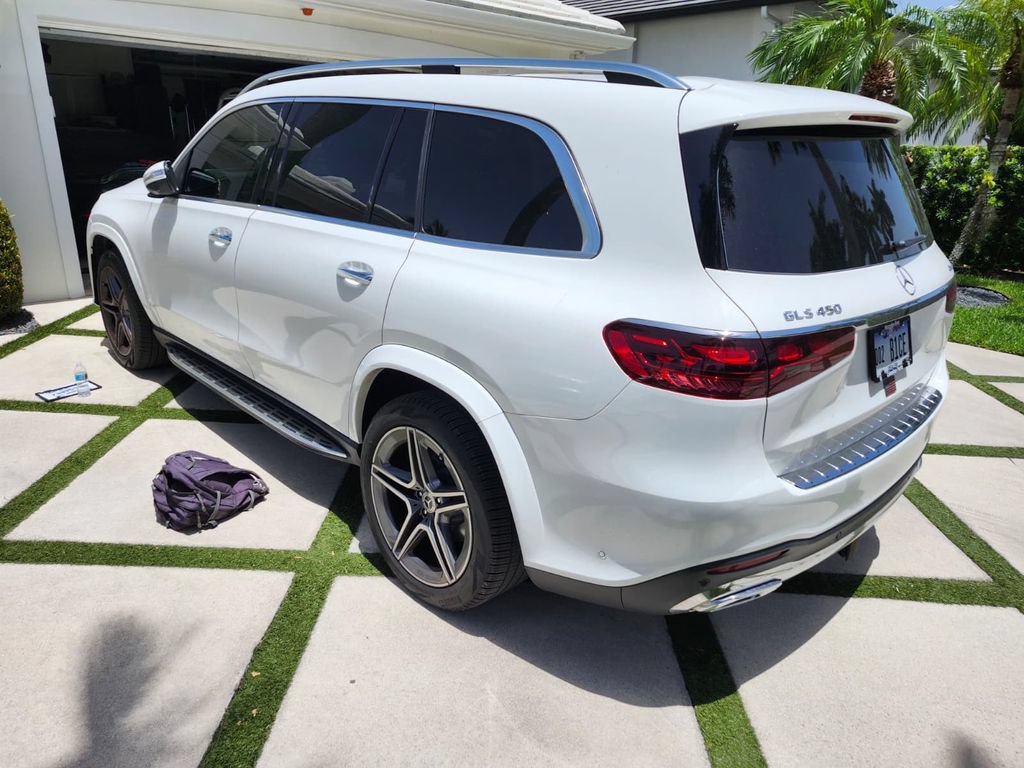 Used 2024 Mercedes-Benz GLS 450 4MATIC image 4