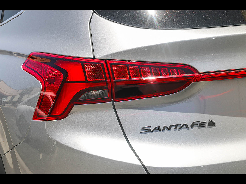 Used 2022 Hyundai Santa Fe Limited FWD image 11