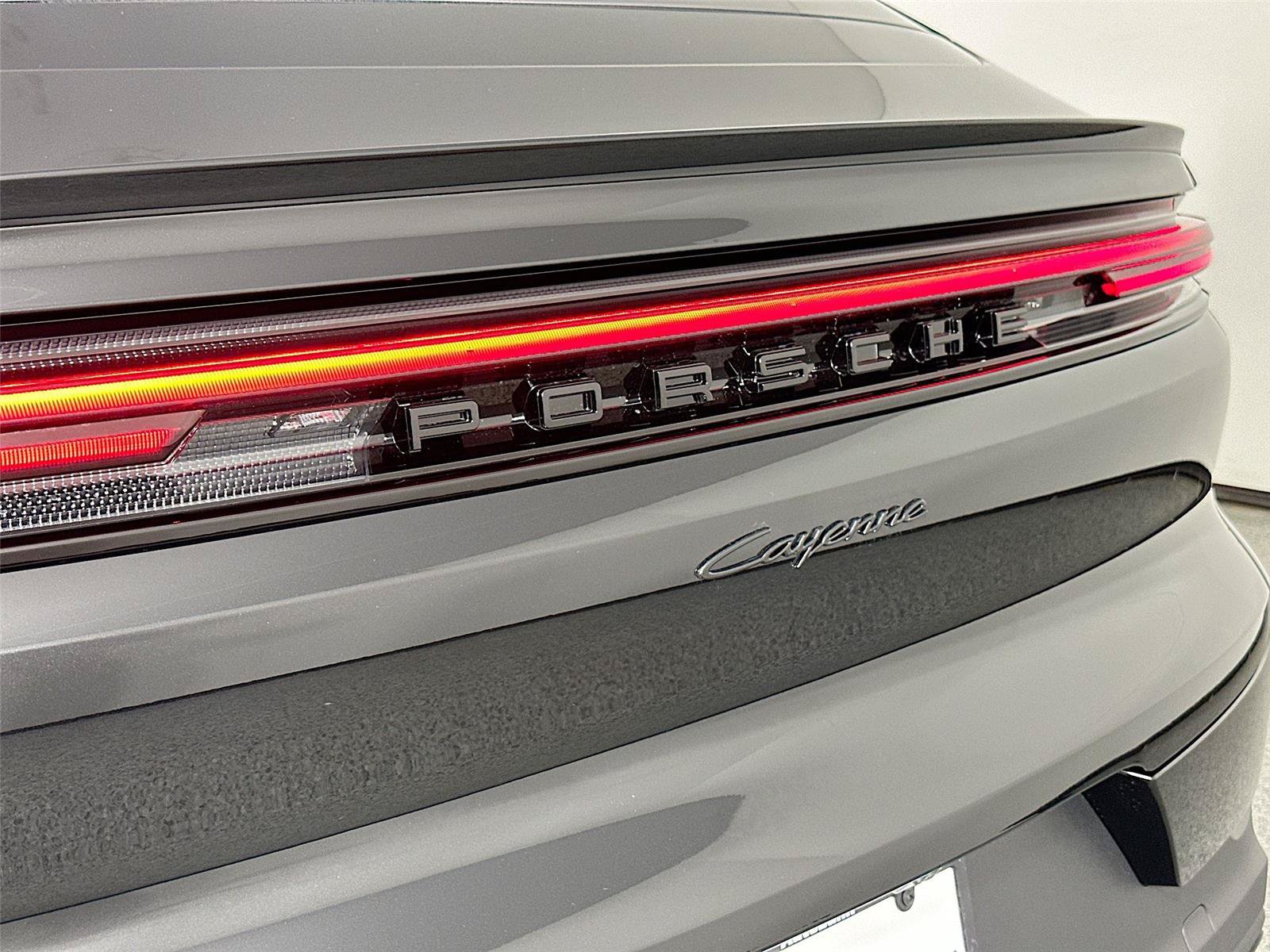 Certified 2026 Porsche Cayenne Coupe AWD/4WD image 17
