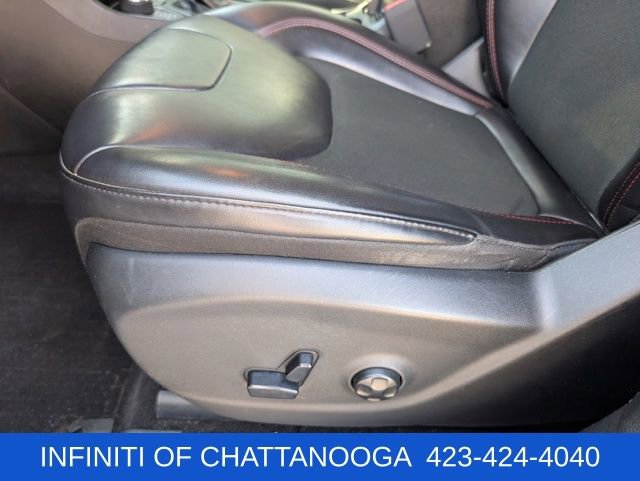 Used 2019 Jeep Cherokee Trailhawk AWD/4WD image 19