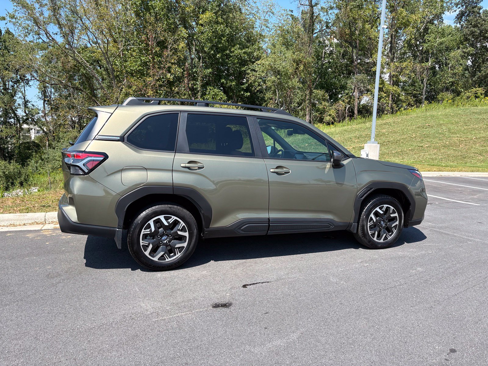 Certified 2025 Subaru Forester Premium w/ Convenience Package #2 AWD/4WD image 8