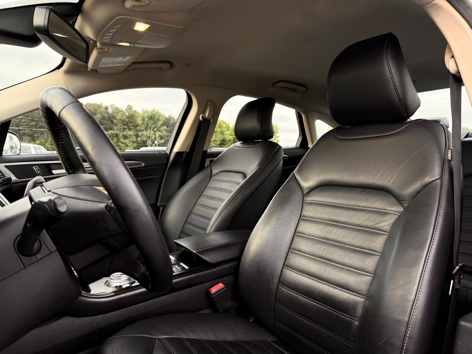 Used 2018 Ford Fusion SE w/ Equipment Group 602A FWD image 14