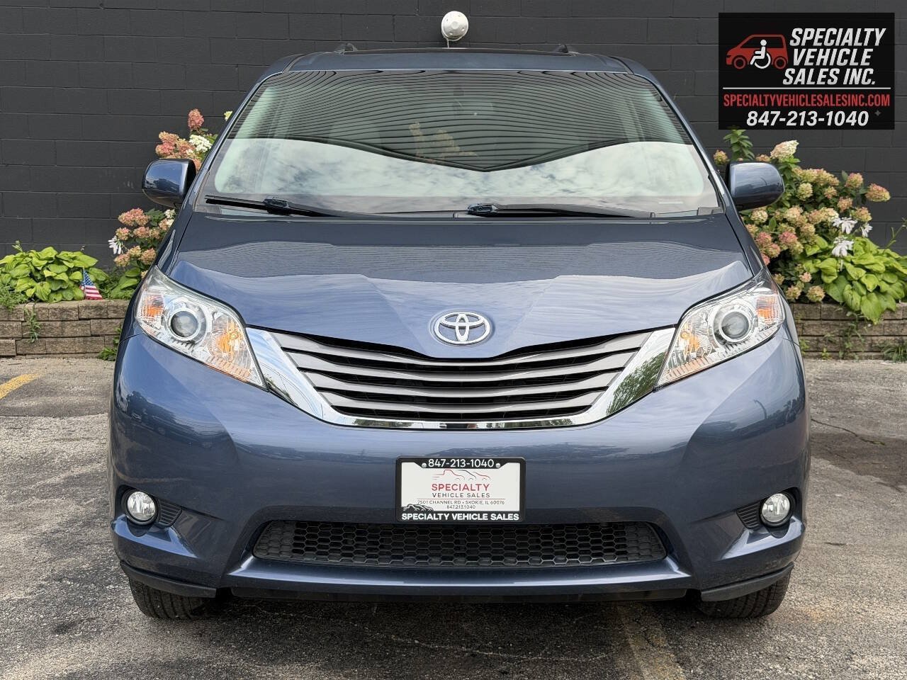 Used 2015 Toyota Sienna XLE FWD image 10