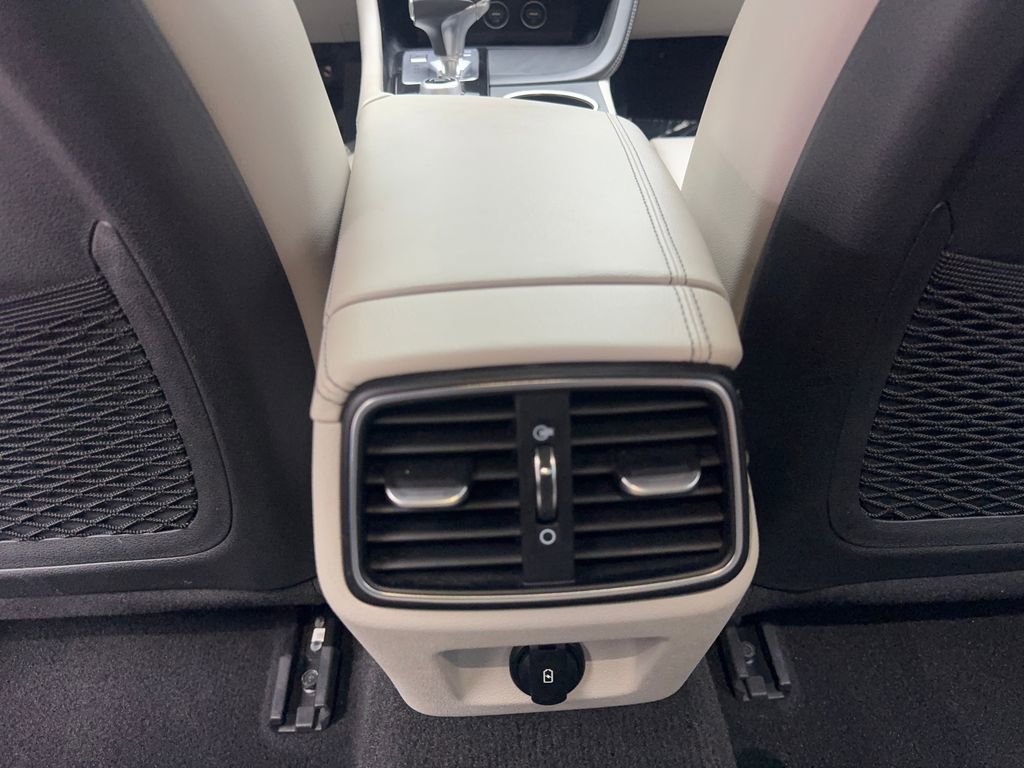 Used 2023 Genesis G70 2.0T image 72