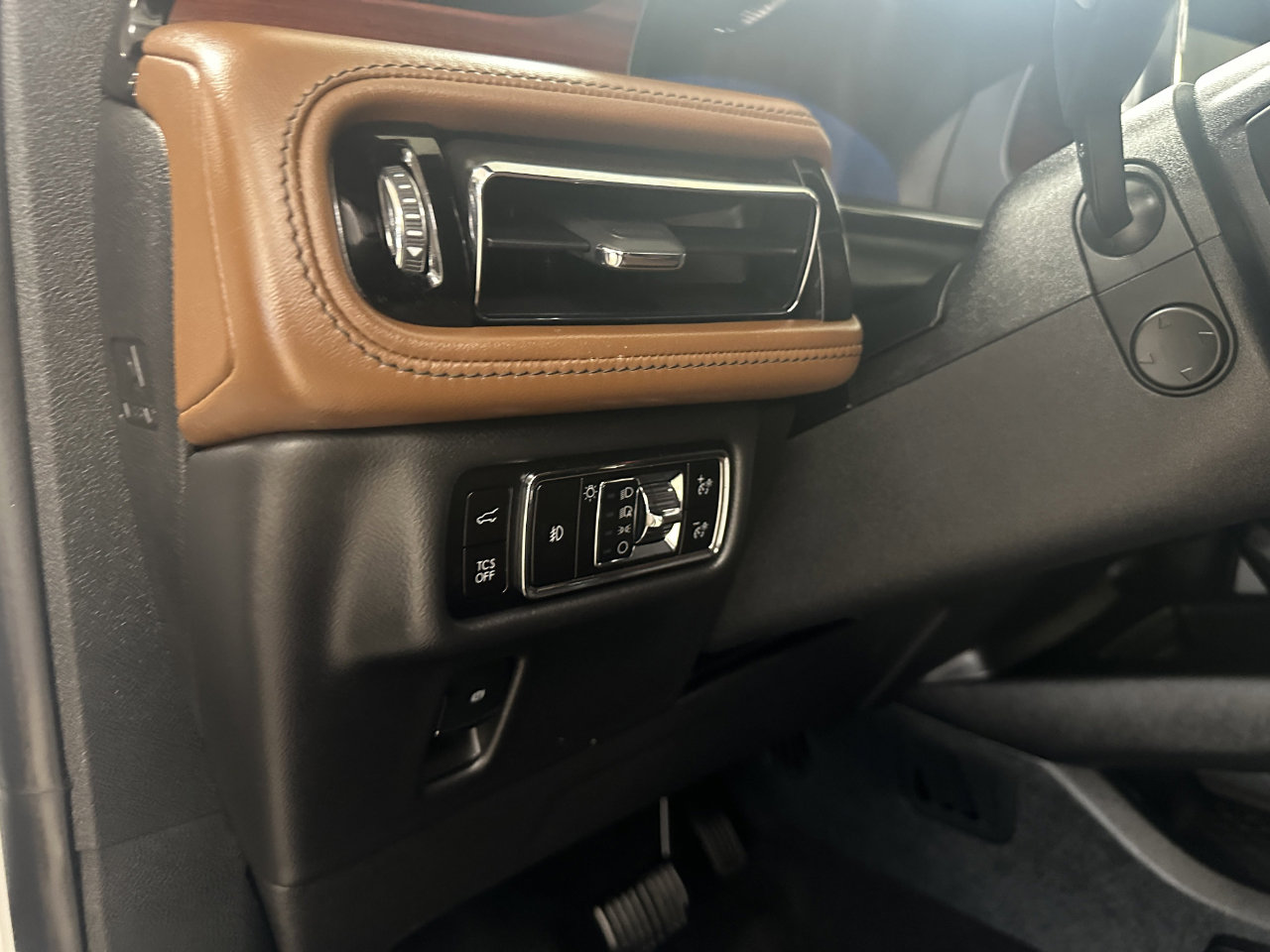 Used 2023 Lincoln Nautilus Reserve w/ Equipment Group 202A image 37