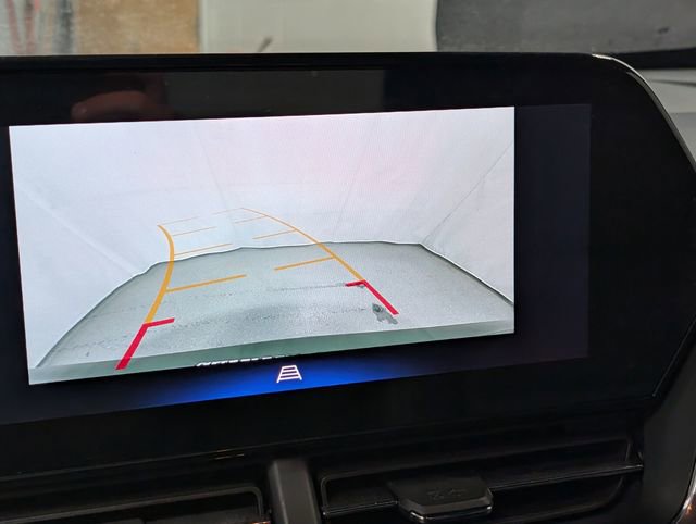 Used 2025 Chevrolet Trax RS image 24