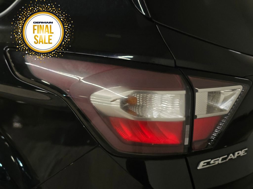 Used 2017 Ford Escape SE w/ SE Sport Appearance Package image 13