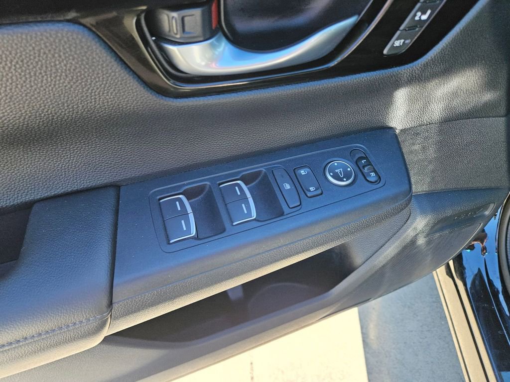 Used 2025 Honda CR-V EX-L image 15