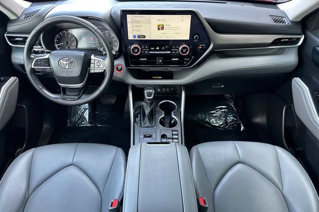 Used 2023 Toyota Highlander XLE FWD image 15