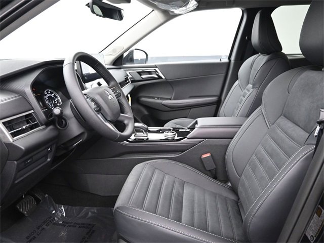 New 2025 Mitsubishi Outlander SE image 7