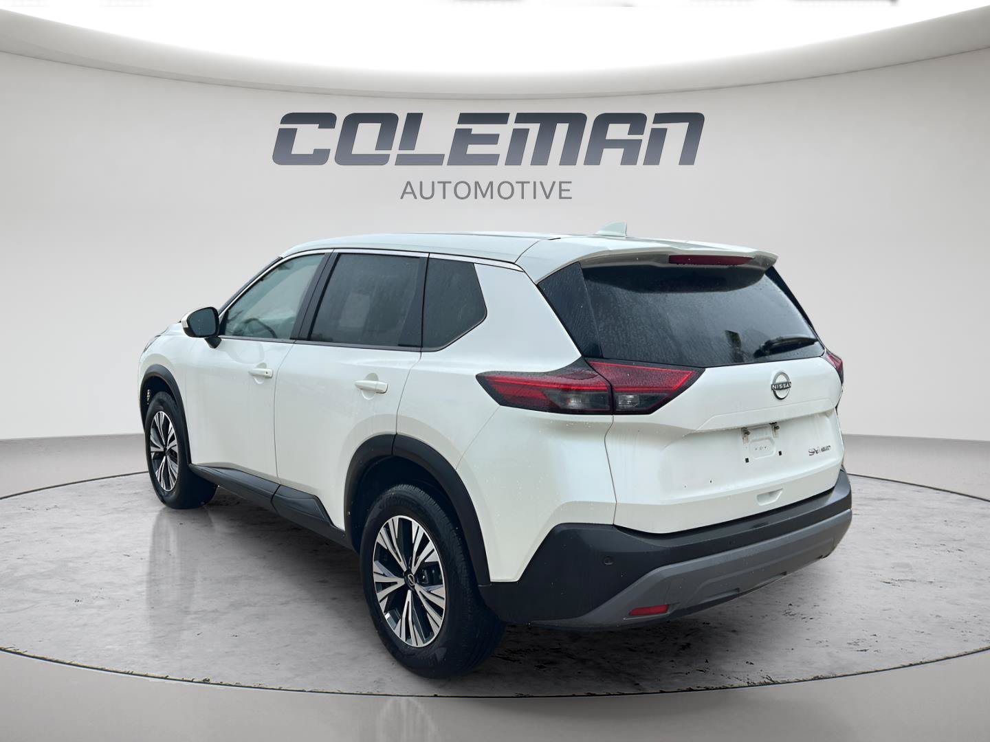 Used 2023 Nissan Rogue SV AWD/4WD image 4